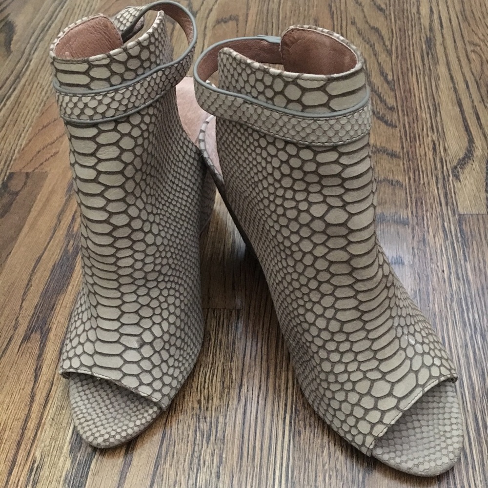 Joie open toe booties